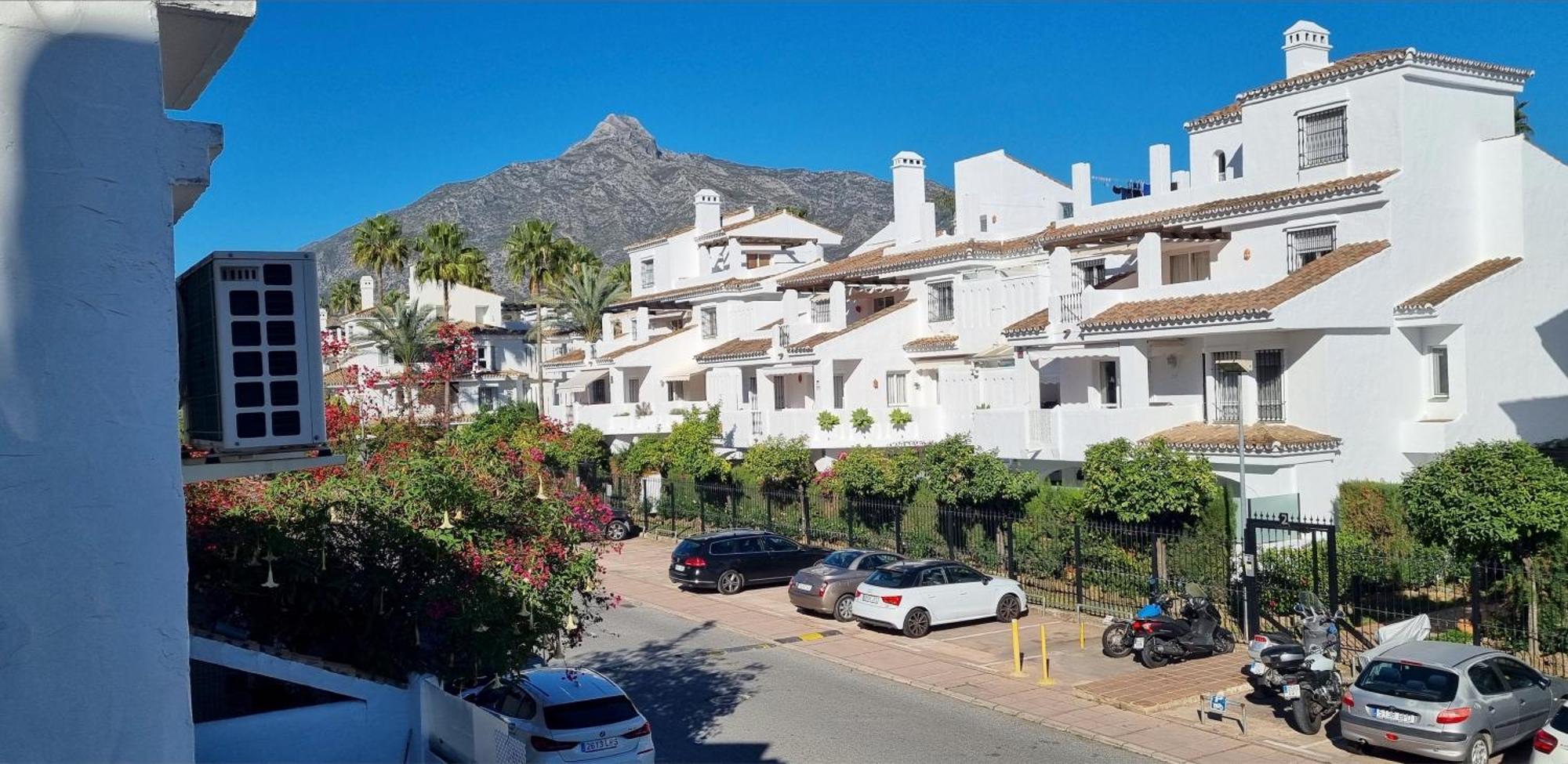 Вилла 4 Bed House With Pool Walk To Puerto Banus Fast Internet Марбелья Экстерьер фото
