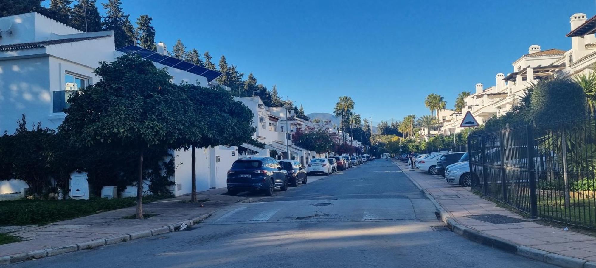 Вилла 4 Bed House With Pool Walk To Puerto Banus Fast Internet Марбелья Экстерьер фото