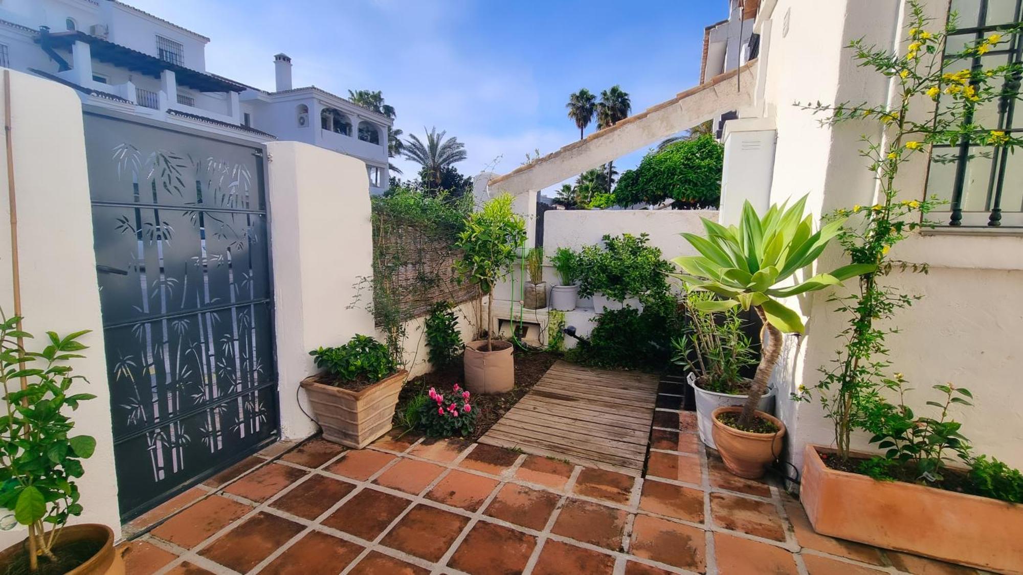 Вилла 4 Bed House With Pool Walk To Puerto Banus Fast Internet Марбелья Экстерьер фото